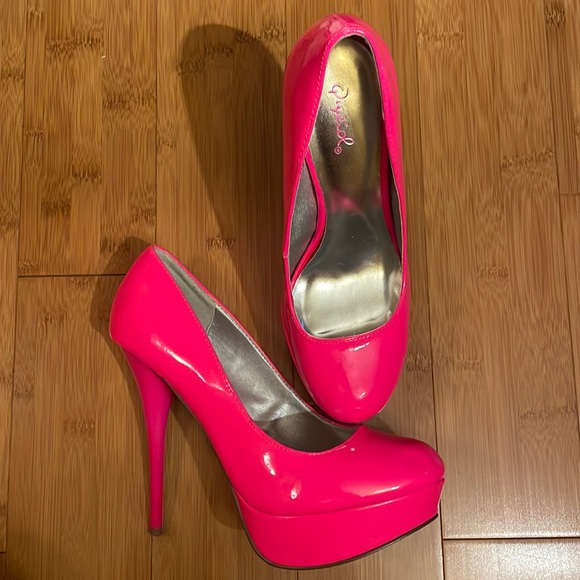 Platform heels - Picture 1 of 4